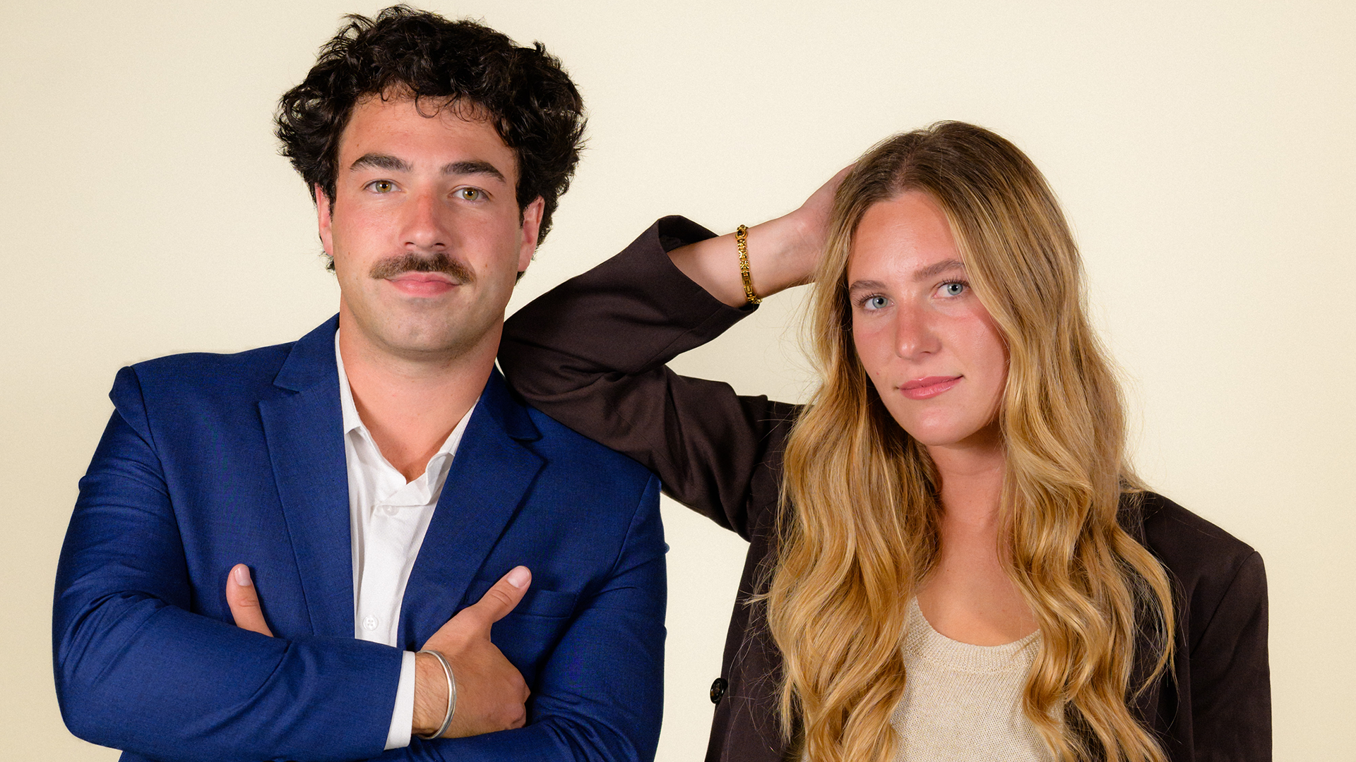Portrait of 2 students