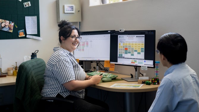 advisor meets with student