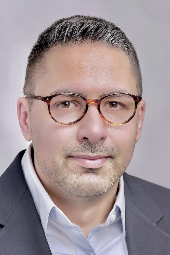 Siavash Farzan Assistant Professor / Graduate Coordinator Electrical Engineering